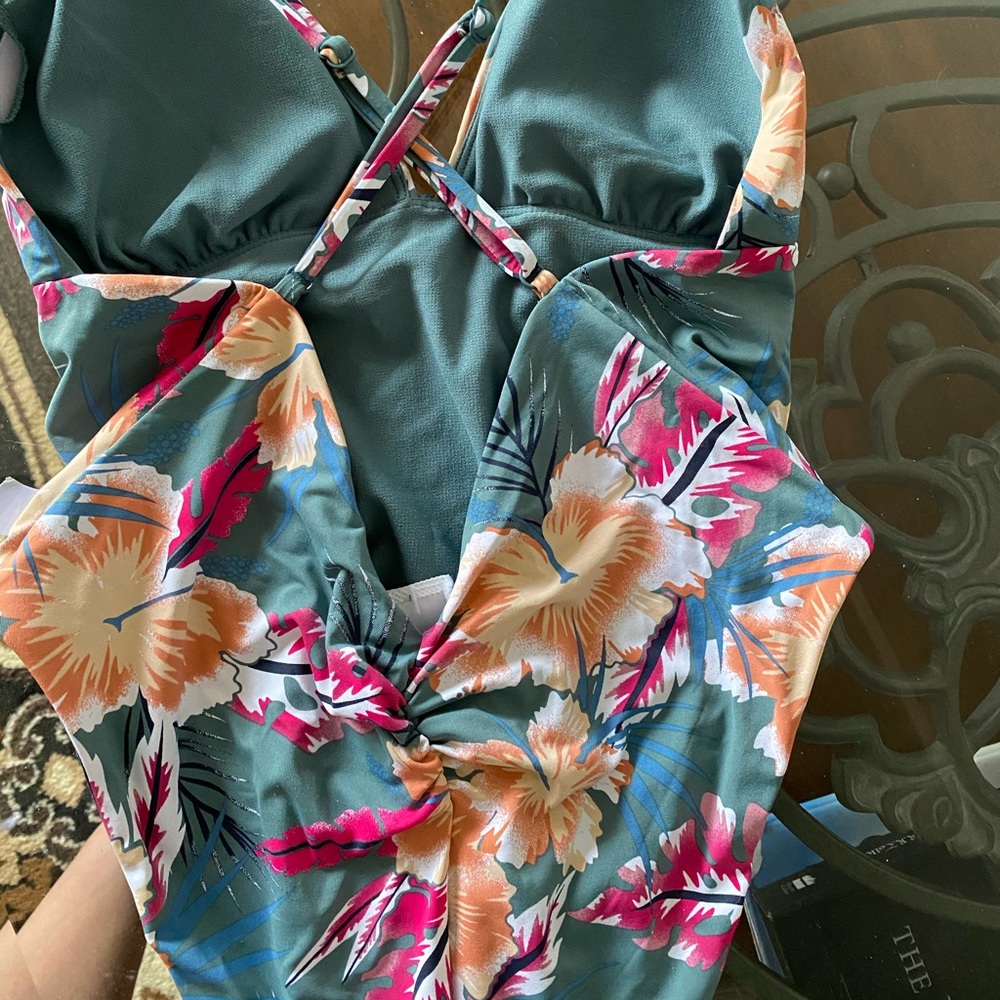 NWT Roxy One piece Swimsuit - Picture 5 of 11